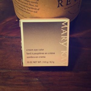 Mary Kay Cream Eye Color in Beach Blonde